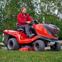 127707-tractor-t18-105-4-hd-a-webshop-mood-1_v1 solo® by AL-KO Benzin-Rasentraktor Premium T 18-105.4 HD V2