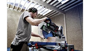 Bosch-Professional-BITURBO-GCM18V-305-GDC-Akku-Kapp-und-Gehrungssaege-inkl.-Bluetooth-Modul-ohne-Akku-ohne-Ladegeraet-305mm-2000W (1) Bosch Professional BITURBO GCM18V-305 GDC Akku-Kapp- und Gehrungssäge inkl. Bluetooth Modul, ohne Akku, ohne Ladegerät 305mm 2000W