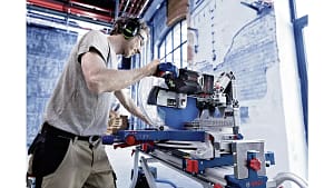 Bosch-Professional-BITURBO-GCM18V-305-GDC-Akku-Kapp-und-Gehrungssaege-inkl.-Bluetooth-Modul-ohne-Akku-ohne-Ladegeraet-305mm-2000W (4) Bosch Professional BITURBO GCM18V-305 GDC Akku-Kapp- und Gehrungssäge inkl. Bluetooth Modul, ohne Akku, ohne Ladegerät 305mm 2000W