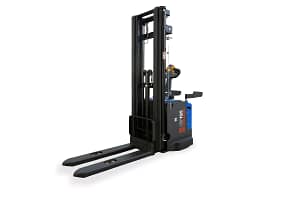 209869_221921_HEF16-55221921_HEF16-5_Schraeg_Gabelnunten Elektro-Hochhubwagen / Elektrostapler HEF16/5 mit Fahrerstand, Hubhöhe 90 - 5.000 mm, Traglast 1.600 kg, SolidHub